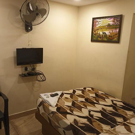 Majestic Inn Thiruvananthapuram Exteriör bild