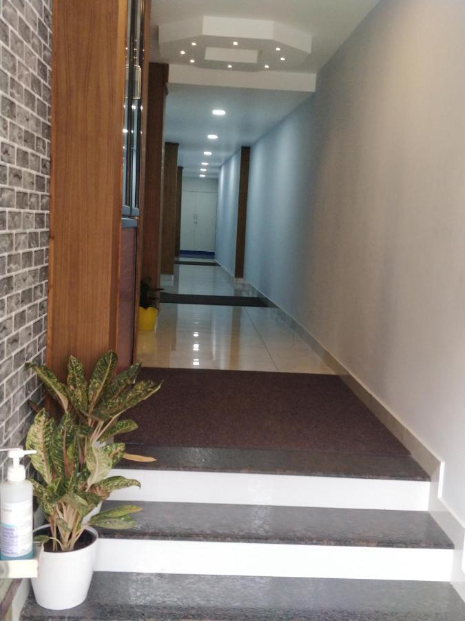 Majestic Inn Thiruvananthapuram Exteriör bild