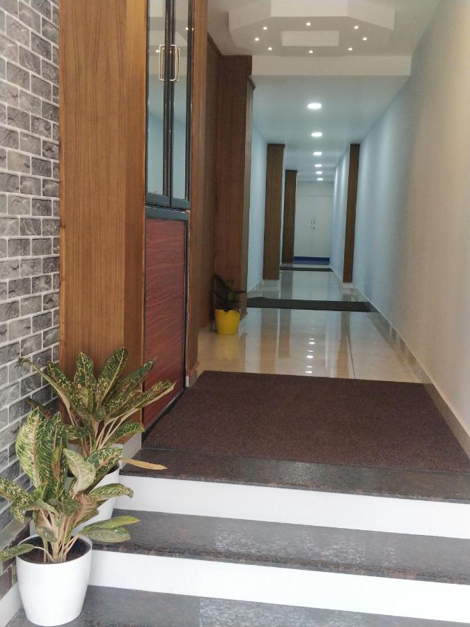 Majestic Inn Thiruvananthapuram Exteriör bild