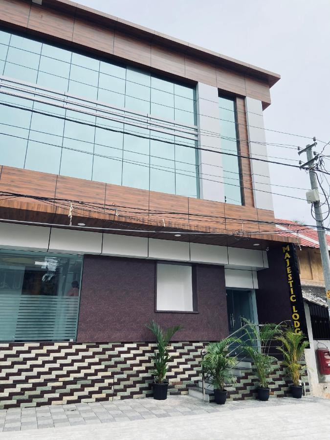 Majestic Inn Thiruvananthapuram Exteriör bild