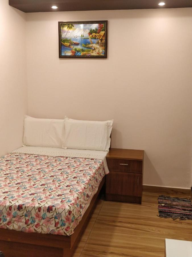 Majestic Inn Thiruvananthapuram Exteriör bild