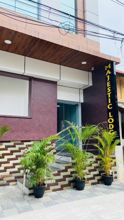 Majestic Inn Thiruvananthapuram Exteriör bild