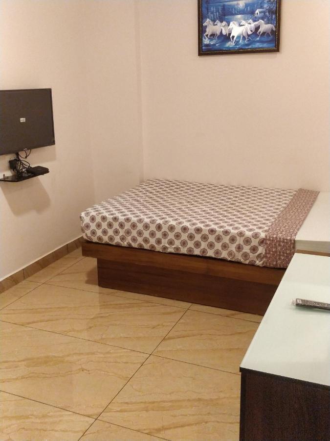 Majestic Inn Thiruvananthapuram Exteriör bild
