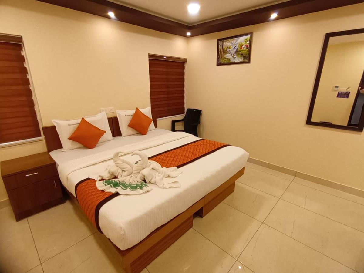 Majestic Inn Thiruvananthapuram Exteriör bild