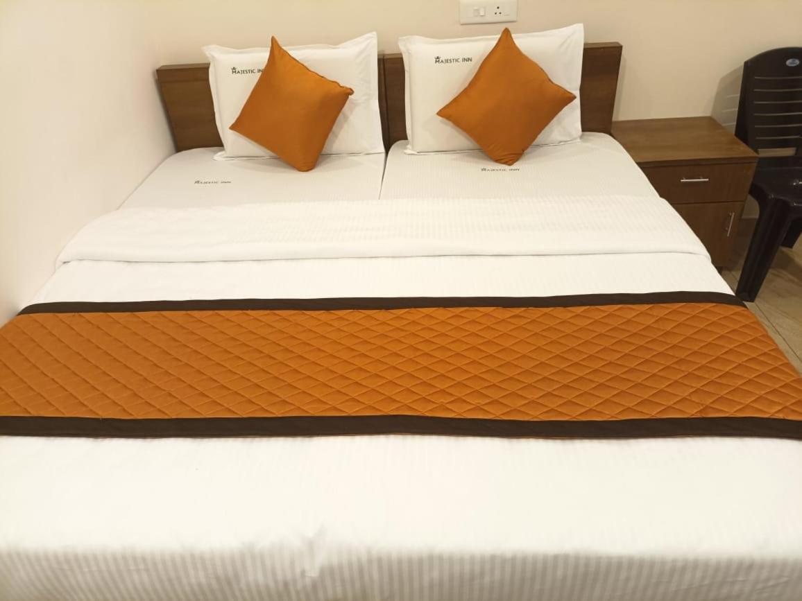 Majestic Inn Thiruvananthapuram Exteriör bild