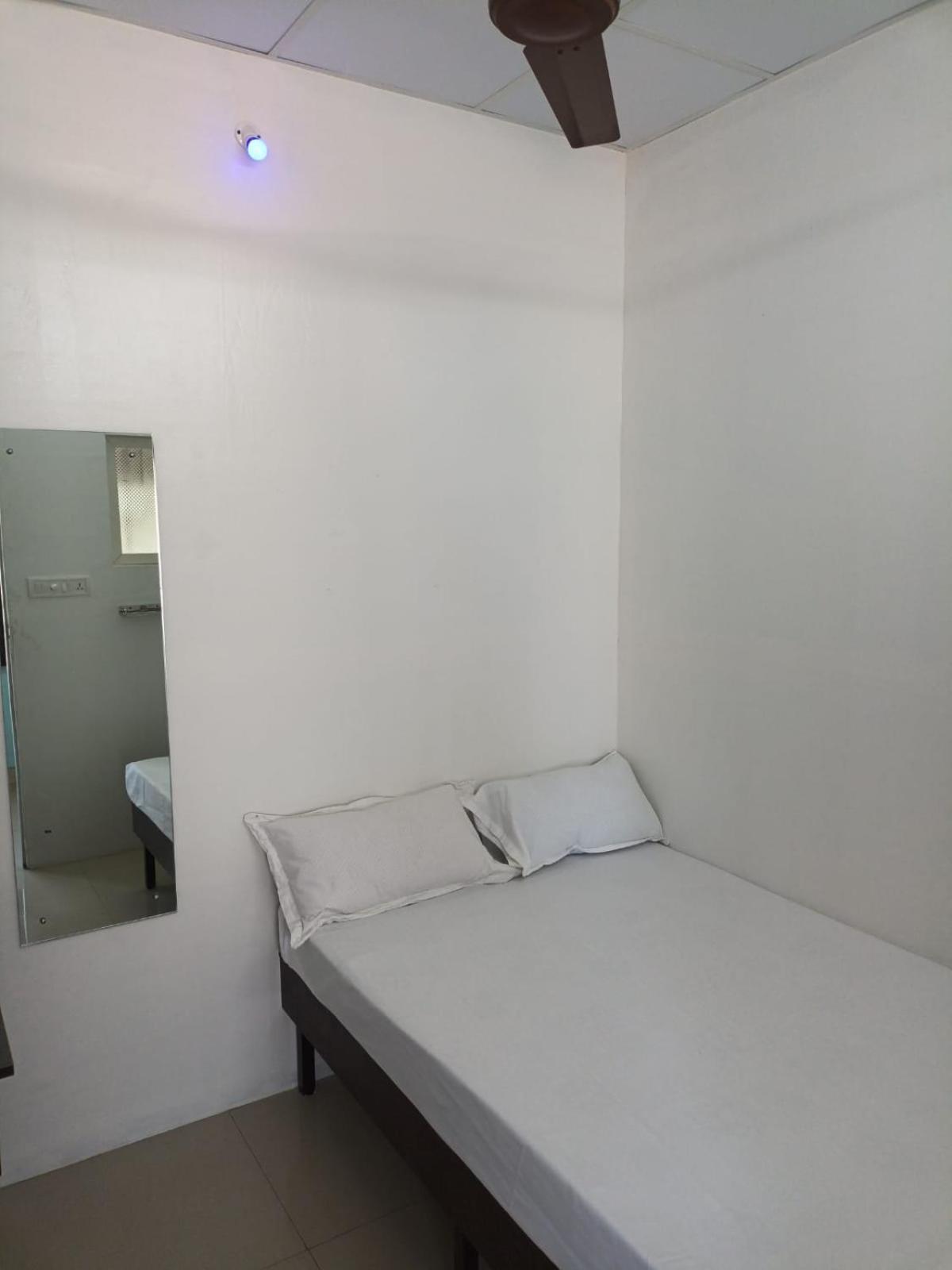 Majestic Inn Thiruvananthapuram Exteriör bild
